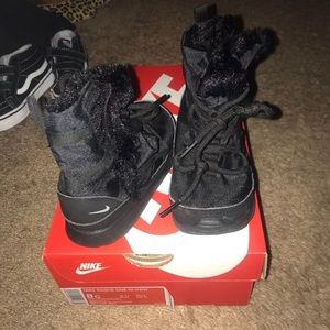EUC Nike Toddler 8C Roche Sneaker Boots